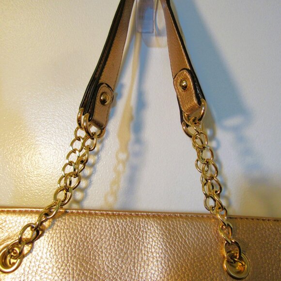 Original LUCA FERRI Jet Set Chain Top Zip Multifunction Tote, Color Pale Gold - Picture 3 of 7